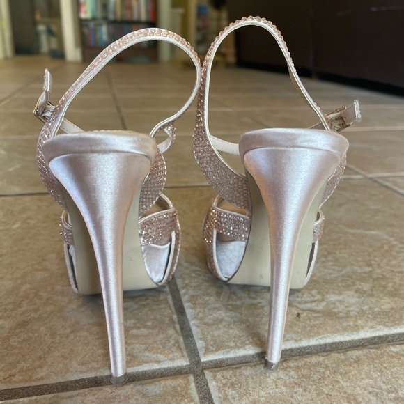 Steve Madden Blush Pink Sparkle Studded Satin Platform Stiletto Heeled Sandal - Picture 3 of 6